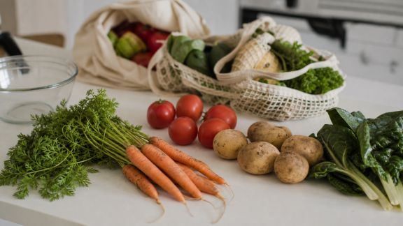 Batch cooking et produits locaux : organiser ses menus autour du marché
