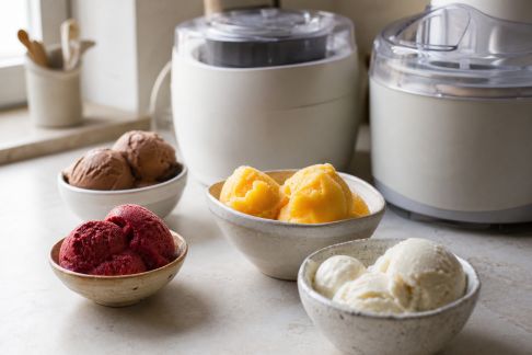 Sorbets et glaces maison pour Noël : notre test des turbines et sorbetières compactes